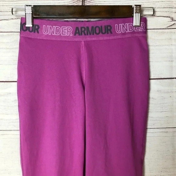 Under Armour Pink & Gray Cropped Logo Athletic Pants XS - Picture 3 of 4